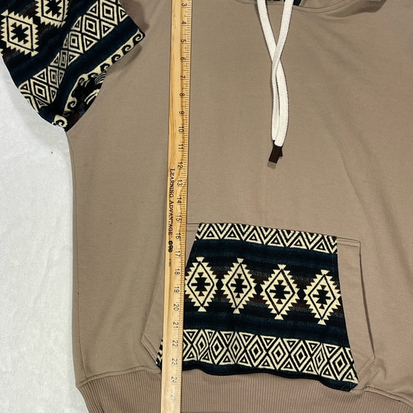 Artisanal Hoodie w/graphic global inspired design, graphic colors, streetwear - Picture 9 of 12